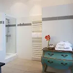 Chateau De L'hermitage Отель 3*