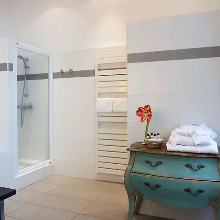 Chateau De L'hermitage Hotel 3*