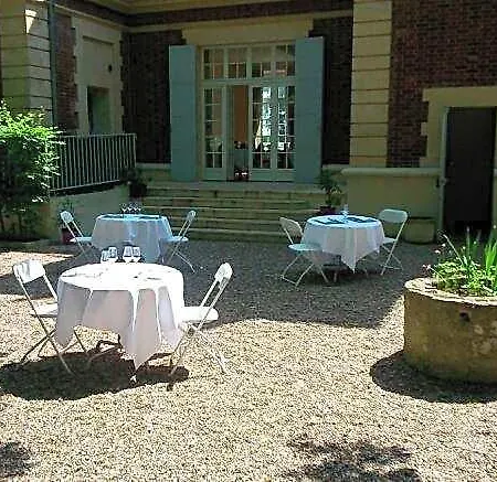 فندق Chateau De L'hermitage 3*