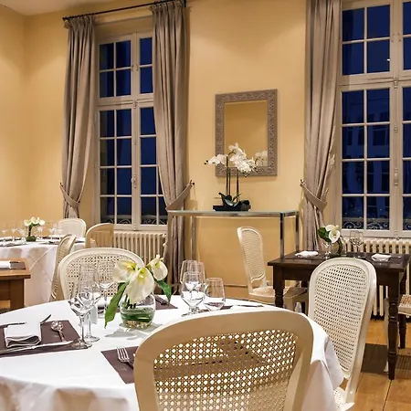 Chateau De L'hermitage Hotel 3*