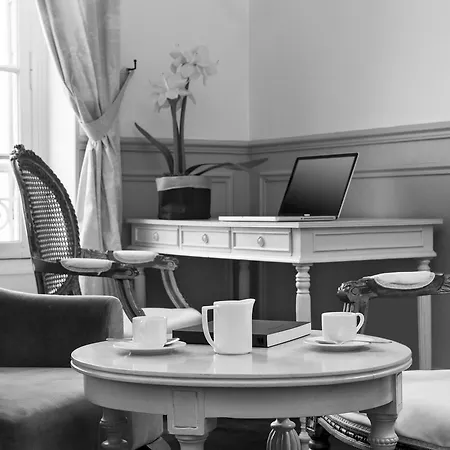 オテル シャトー ド レルミタージュ ホテル 3*